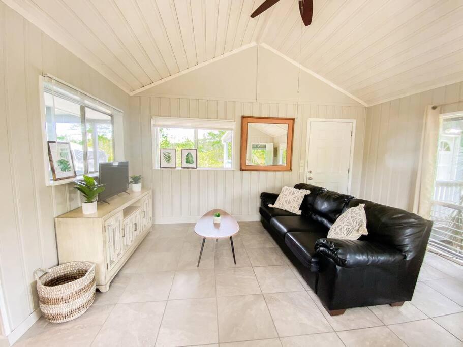 Keaau Monstera Bungalow, Spacious, King Bed, Big Kitchen מראה חיצוני תמונה